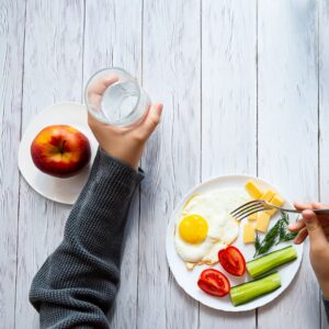 Alimentos favorecen el sueño infantil cambio de hora