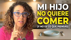 Mi hijo no quiere comer cuando estamos en la mesa: el error que lo empeora