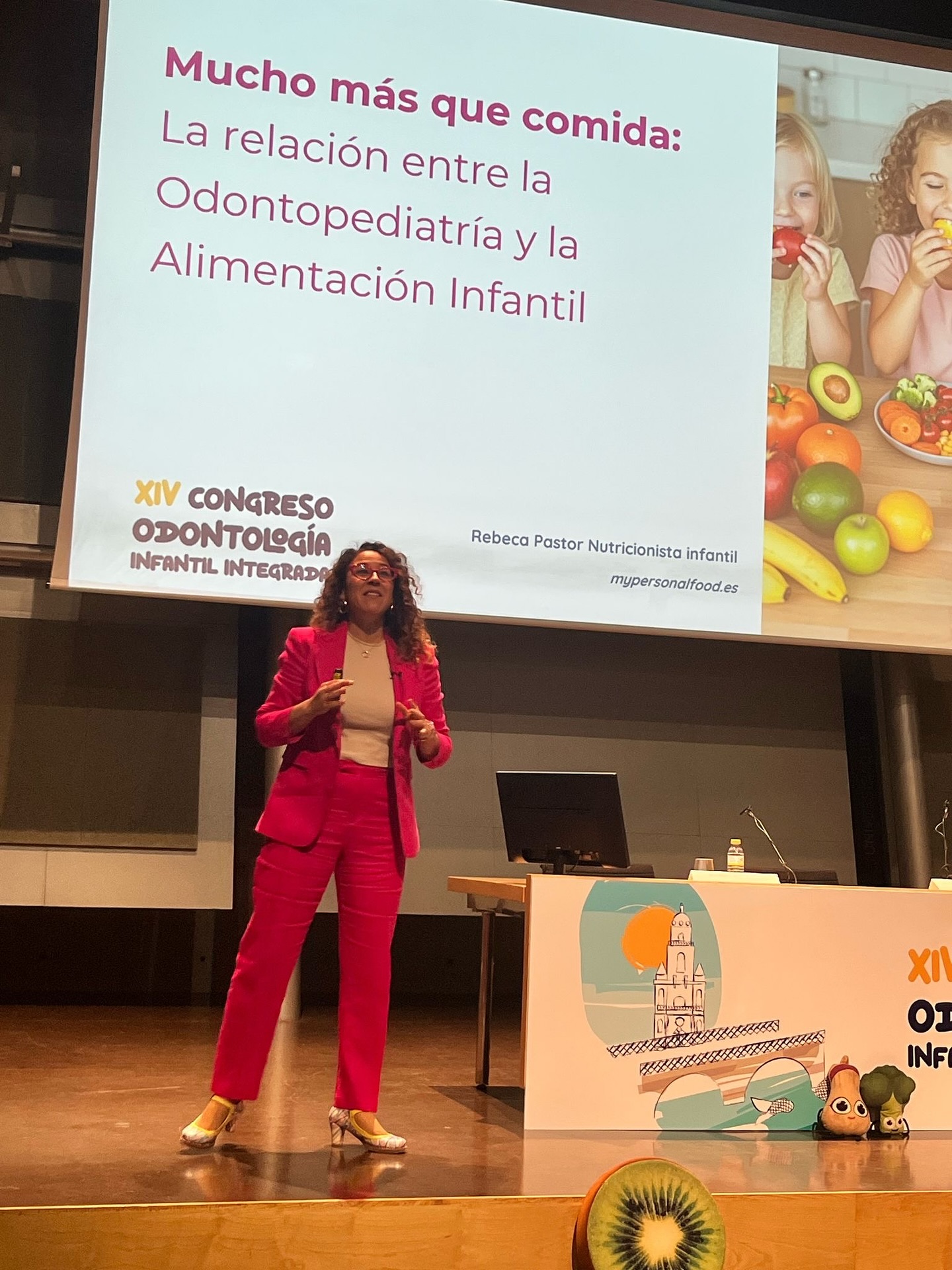 Rebeca Pastor ponente en congreso de odontopediatría